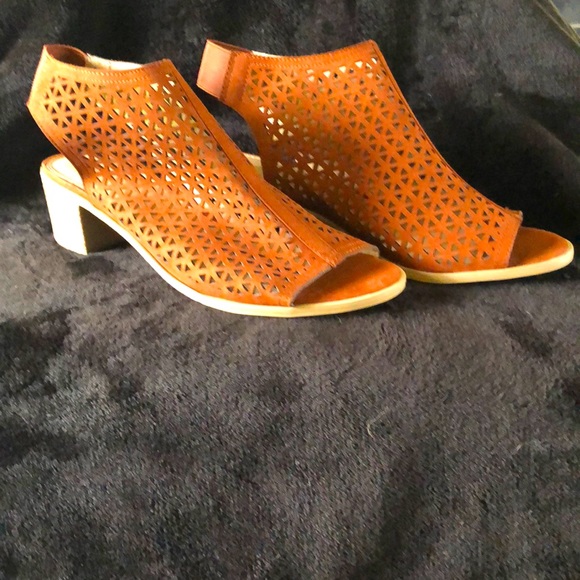 American Eagle Open toed shoes - Picture 1 of 4